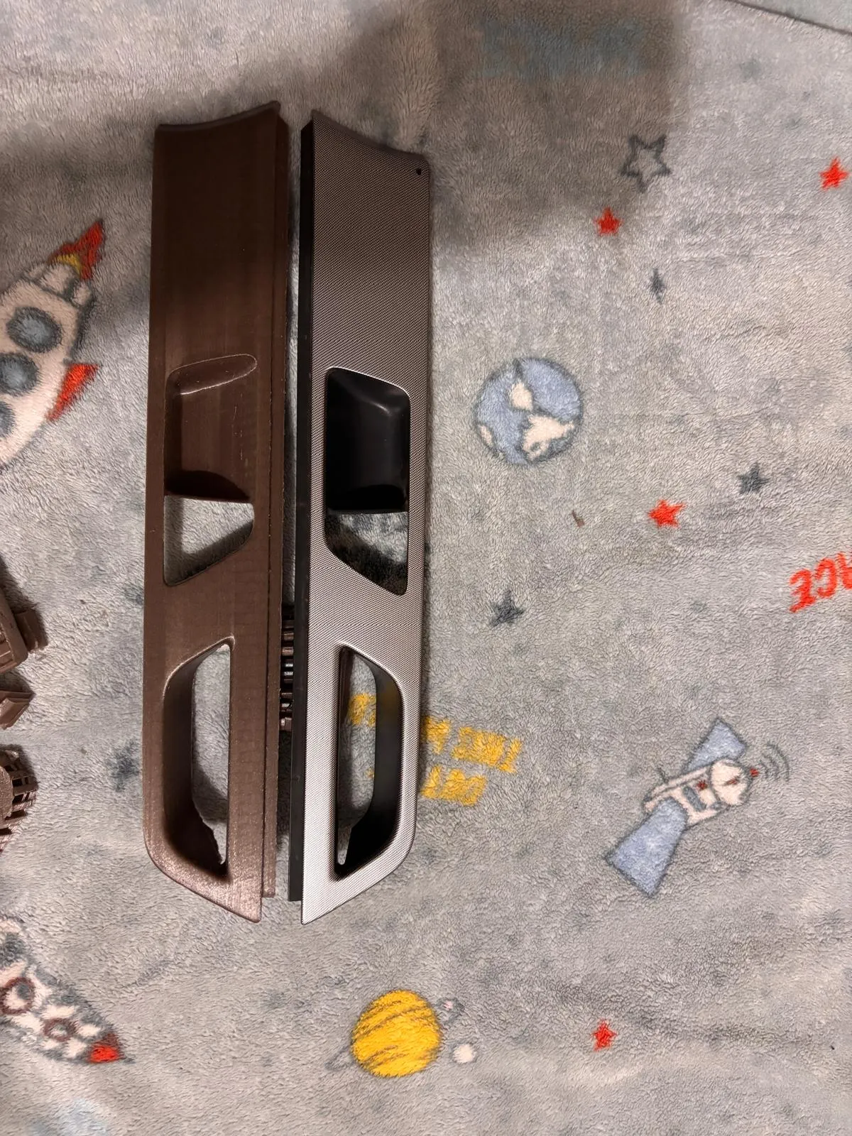 VW MULTIVAN Kapı döşeme yan panel kapağı